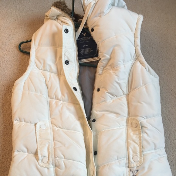 ae puffer vest